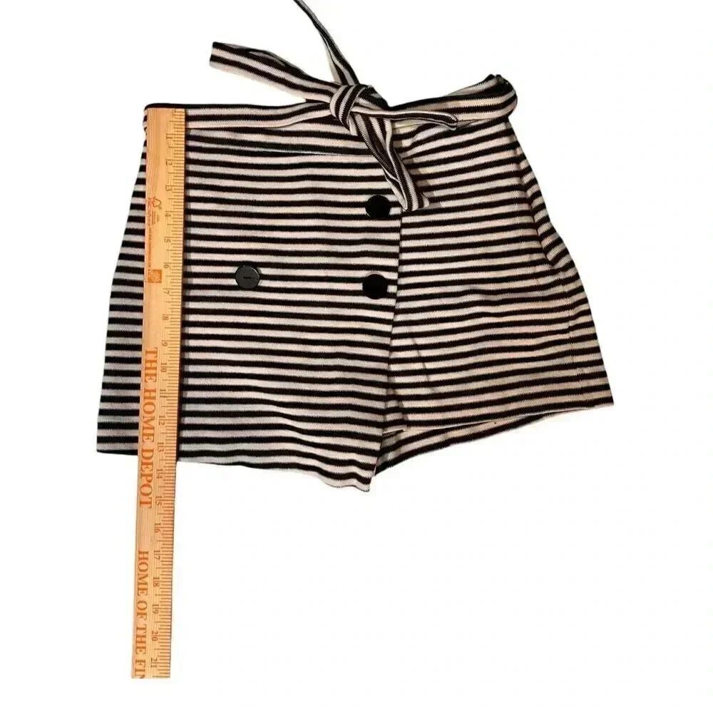 Express Skort - Picture 4 of 6
